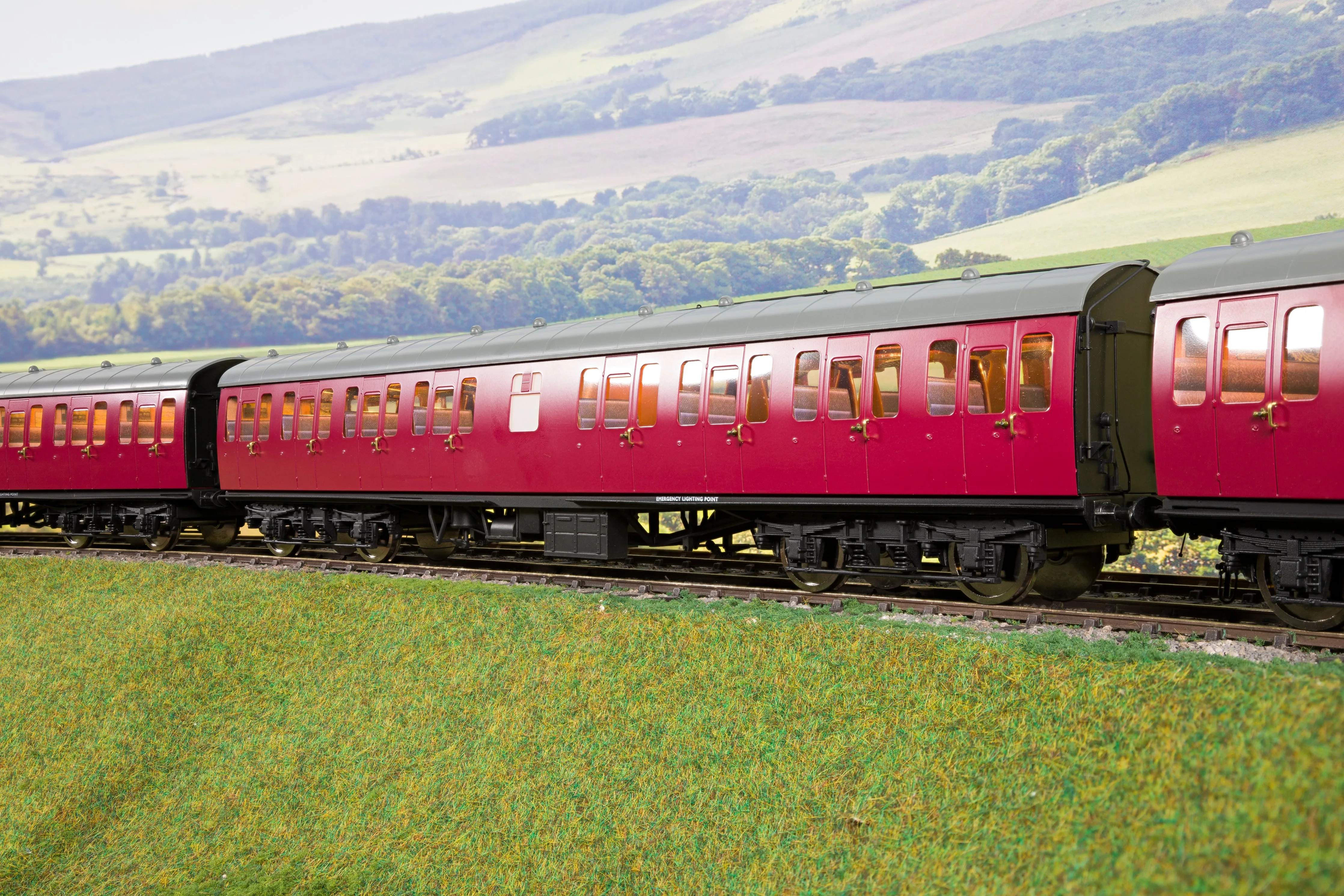 Darstaed D23-5-3 7mm Finescale O Gauge BR 57' Mk1 Second Open W/Lav. (SLO) Coach, Crimson